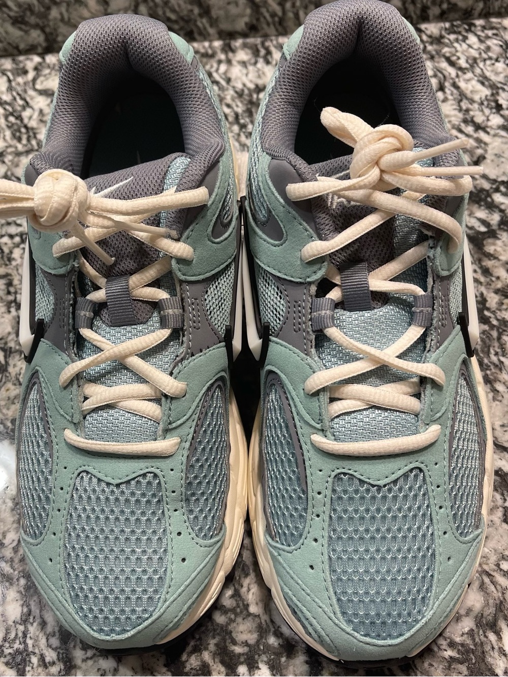 Nike Women's V5 Runner Sneakers - Picture 2 of 6